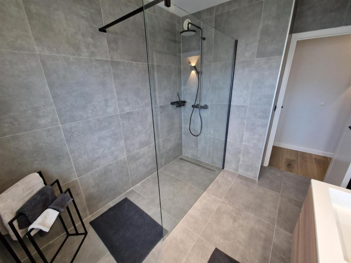 Luxueus, Ruim Appartement Op 350M Van Het Strand Ostend Exterior photo