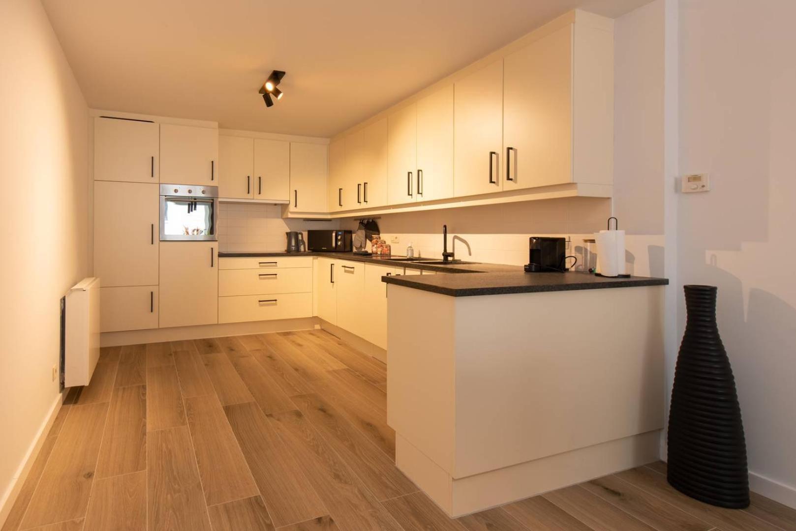 Luxueus, Ruim Appartement Op 350M Van Het Strand Ostend Exterior photo